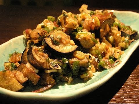 طريقة عمل صينية باذنجان بالبصل صينية باذنجان بالبصل