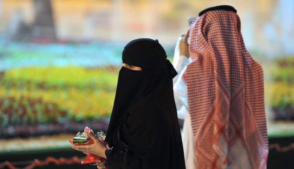 إسقاط الولاية عن المرأة في السعودية إسقاط الولاية عن المرأة في السعودية