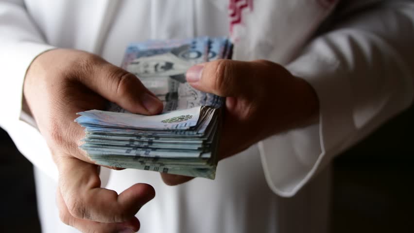 الغاء رسوم المرافقين مع زيادة رسوم الاقامة تفاصيل الغاء رسوم المرافقين مع زيادة رسوم الاقامة