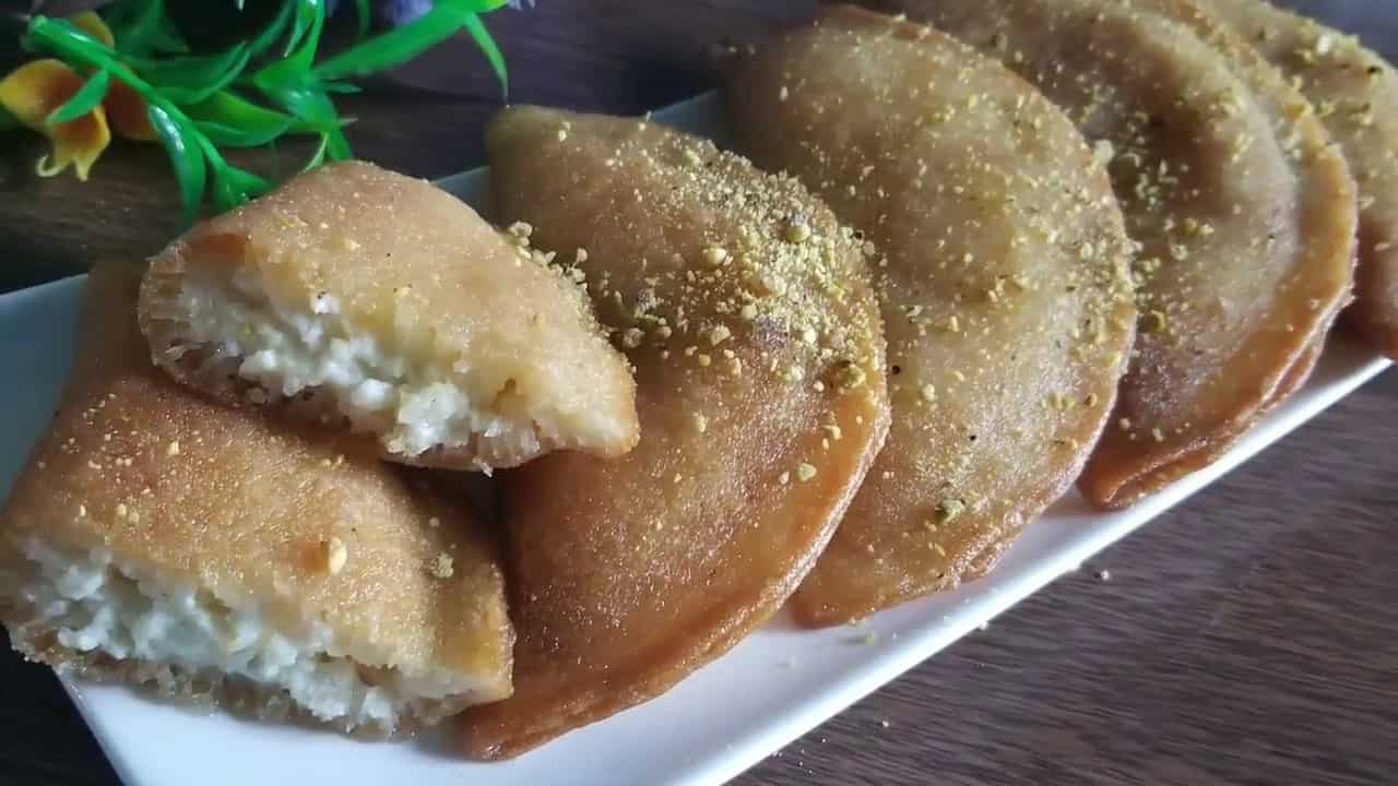 القطايف بالقشطة منال العالم القطايف بالقشطة منال العالم