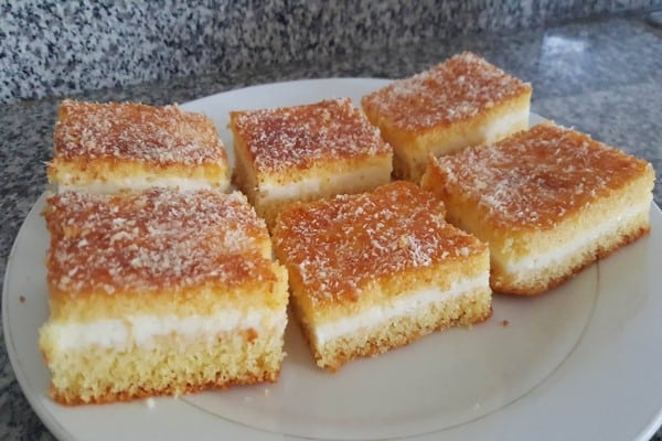 عمل البسبوسة للشيف حسن بالزبادي2 عمل البسبوسة للشيف حسن بالزبادي